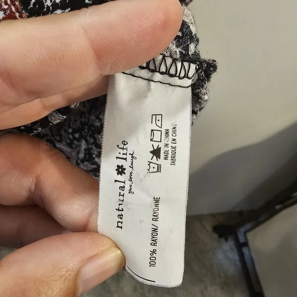 NATURAL LIFE Floral Blouse - Black and Pink - Picture 3 of 6